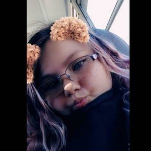 Meet your Posher, Chloe